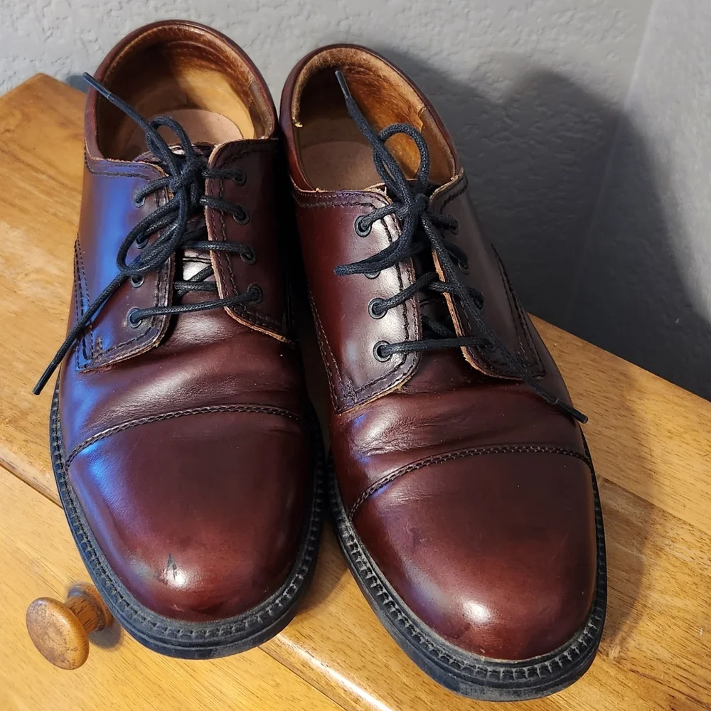 Dockers Men's Brown Leather Oxfords with Cap Top‎ Dress Shoes, Size 9M